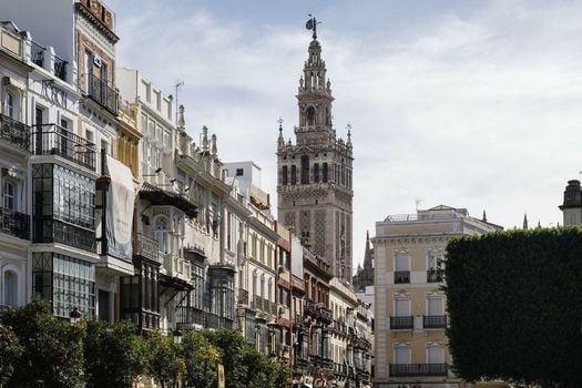 Puerta Catedral Holiday Suites