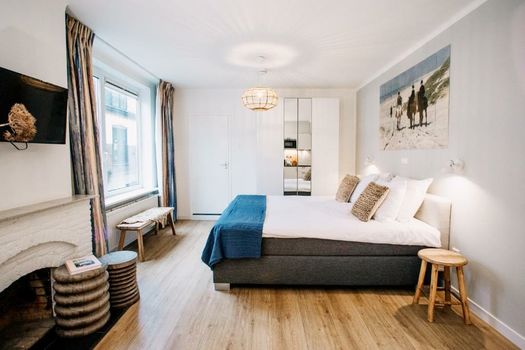 West 7