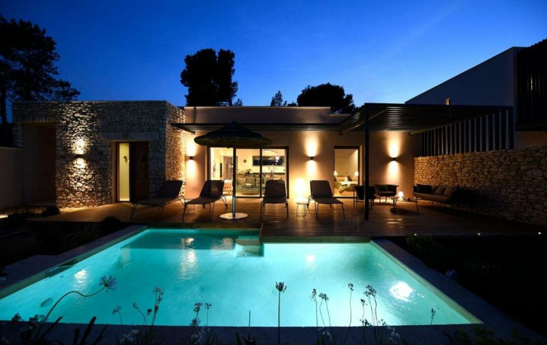 Les Loges En Provence "Villa Garrigue", a Design Boutique Hotel