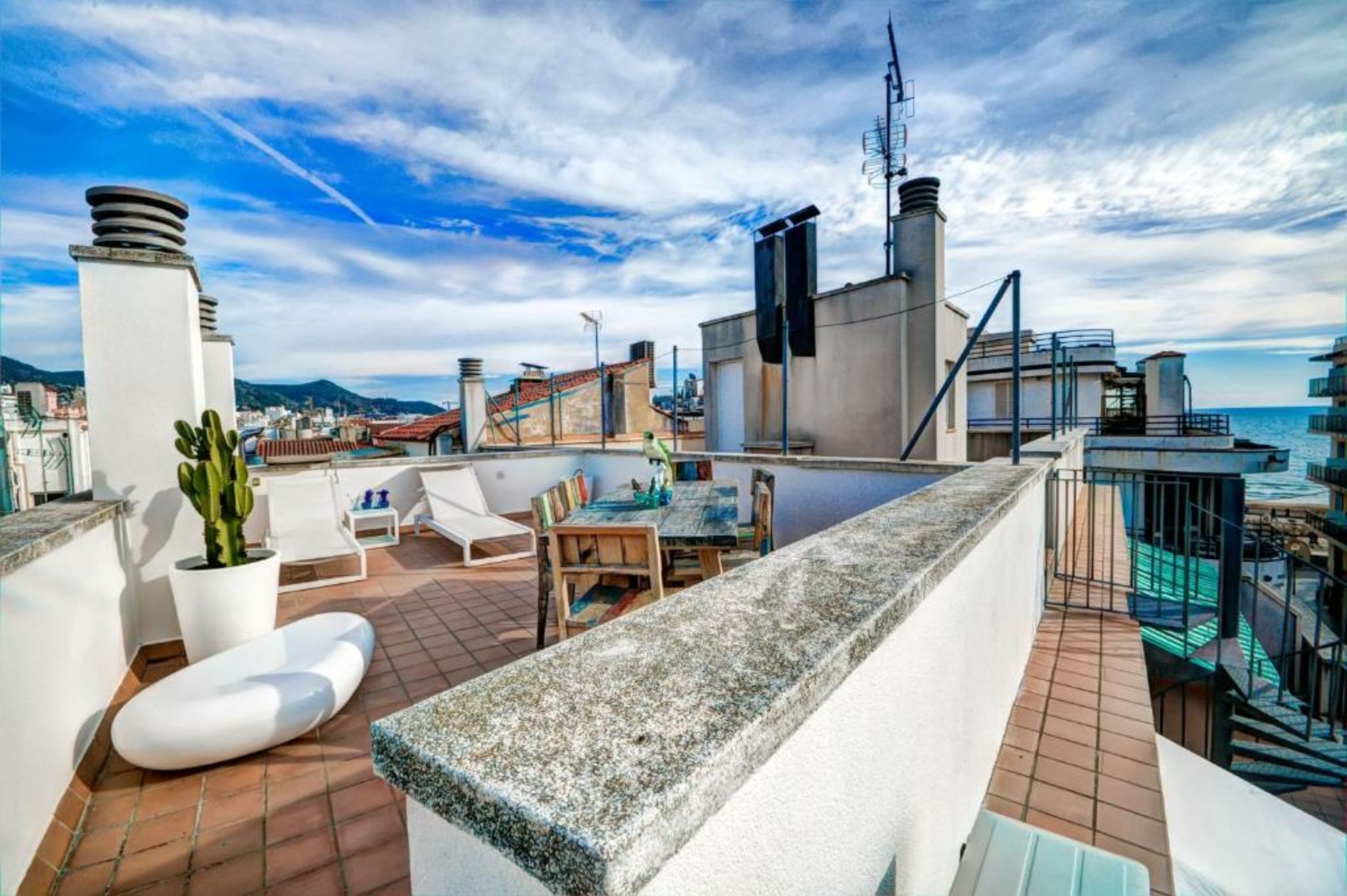 Beachstyle Penthouse by Hello Homes Sitges