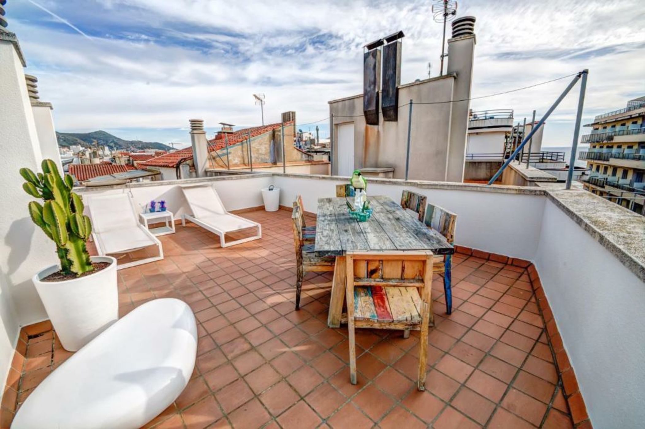 Beachstyle Penthouse by Hello Homes Sitges