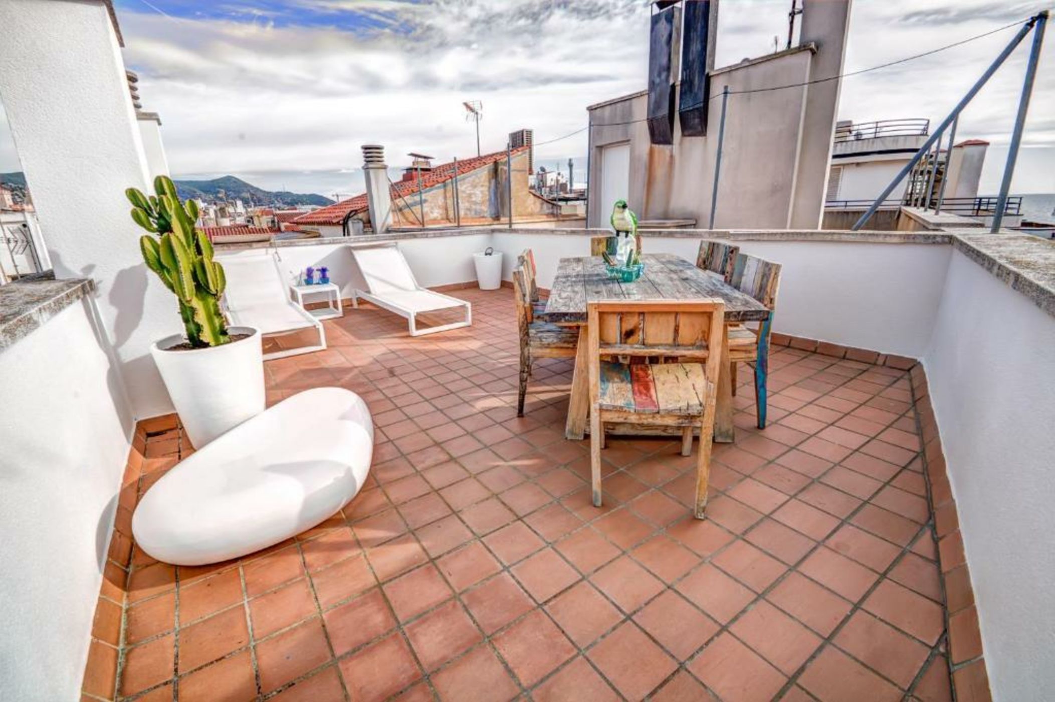 Beachstyle Penthouse by Hello Homes Sitges