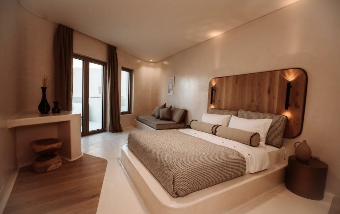 White Pebble Suites