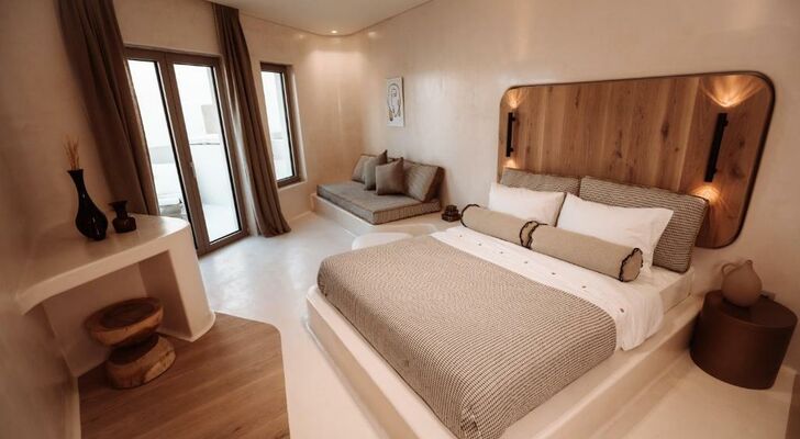 White Pebble Suites