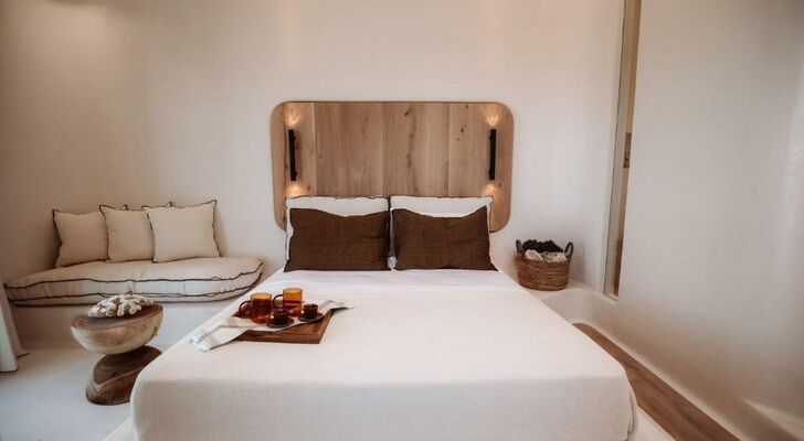 White Pebble Suites