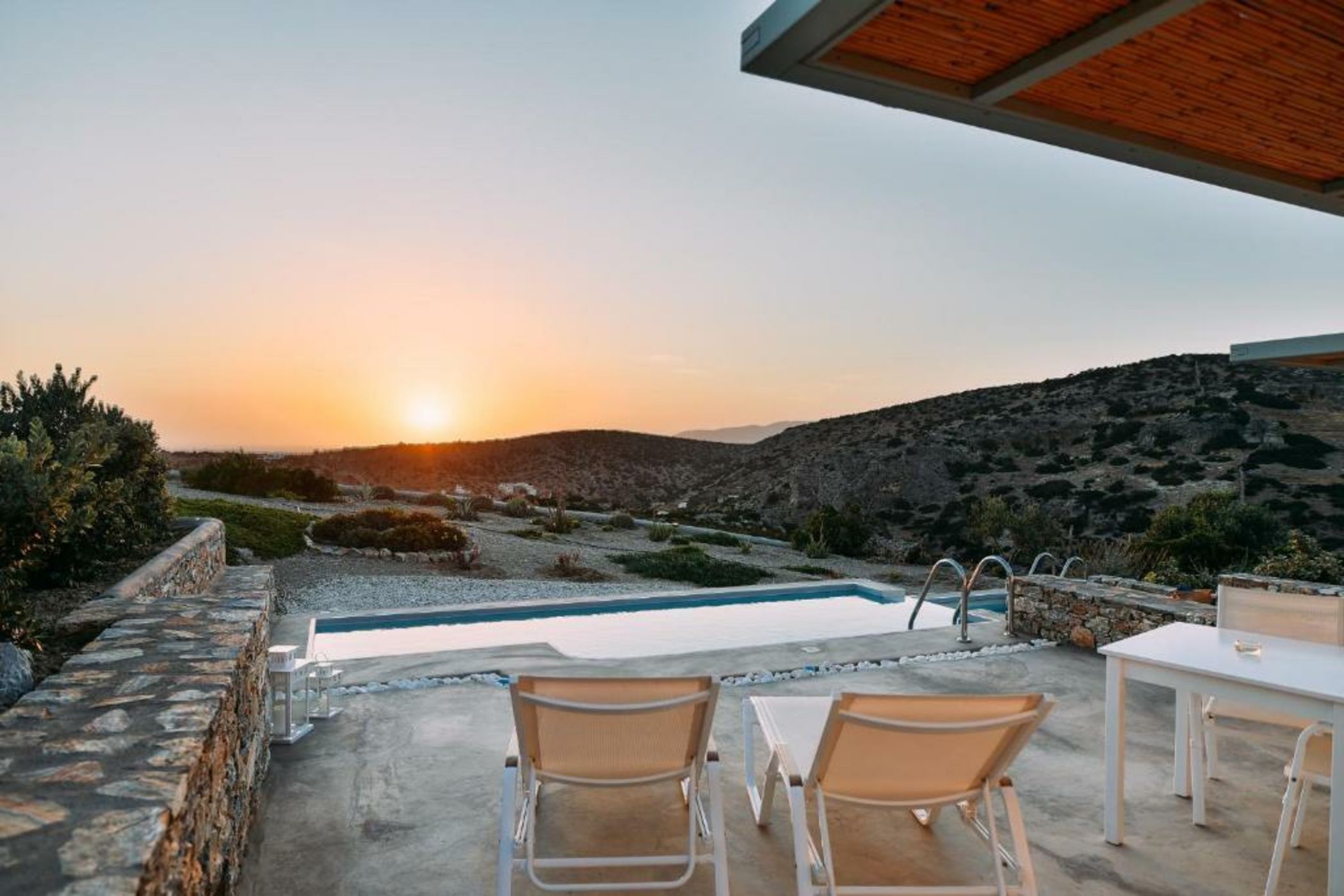 Schinoza Luxury Suites