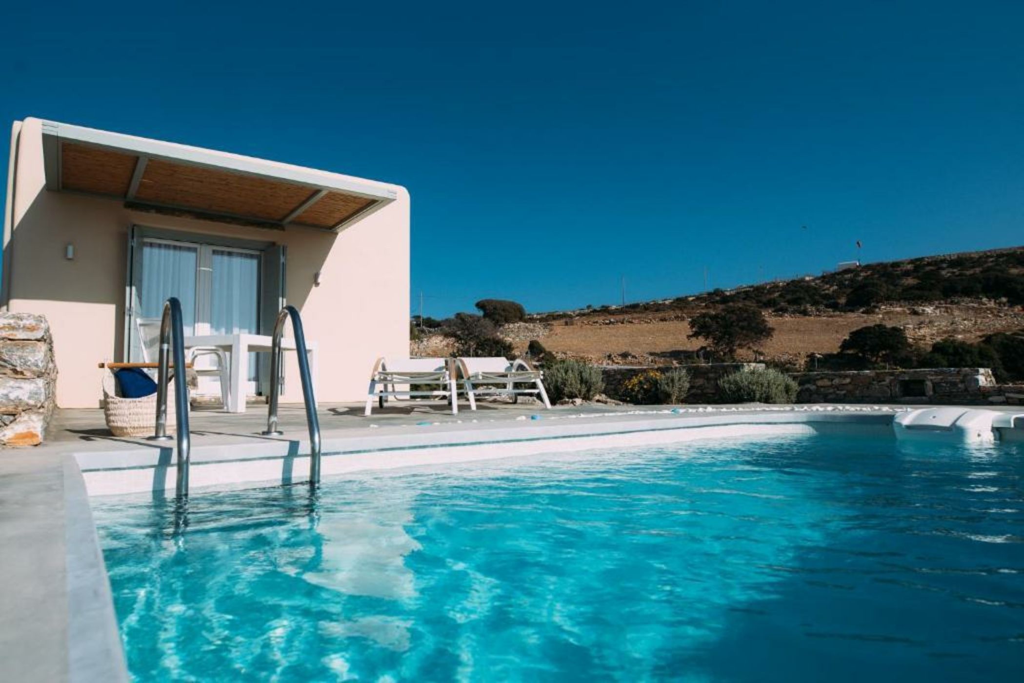 Schinoza Luxury Suites