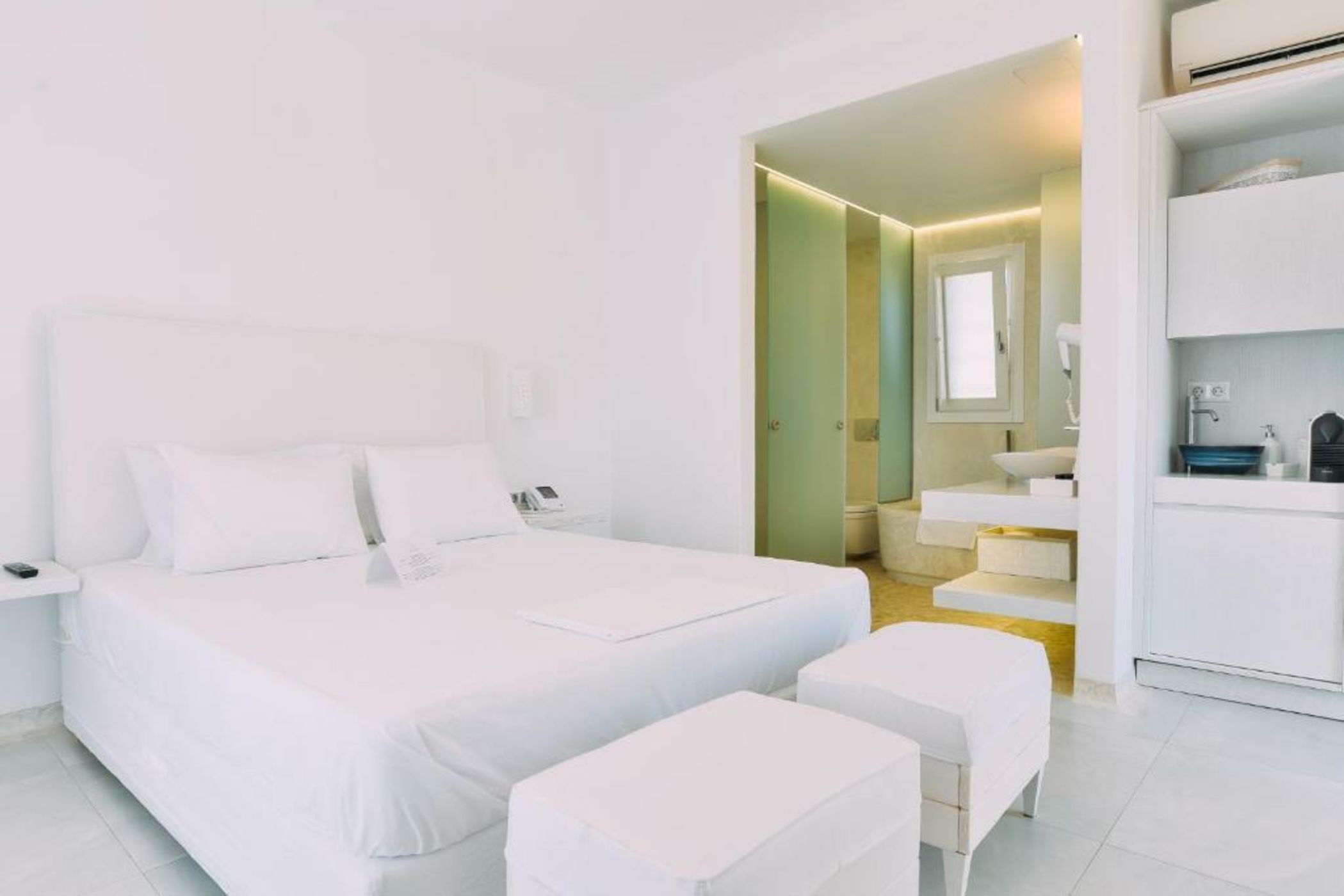 Schinoza Luxury Suites