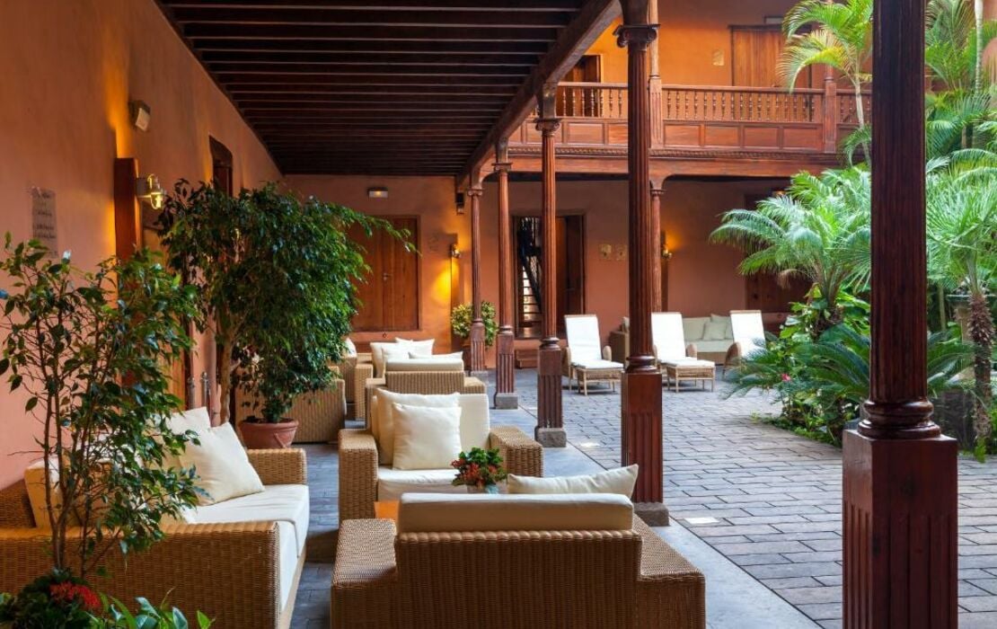 Hotel LIVVO La Quinta Roja