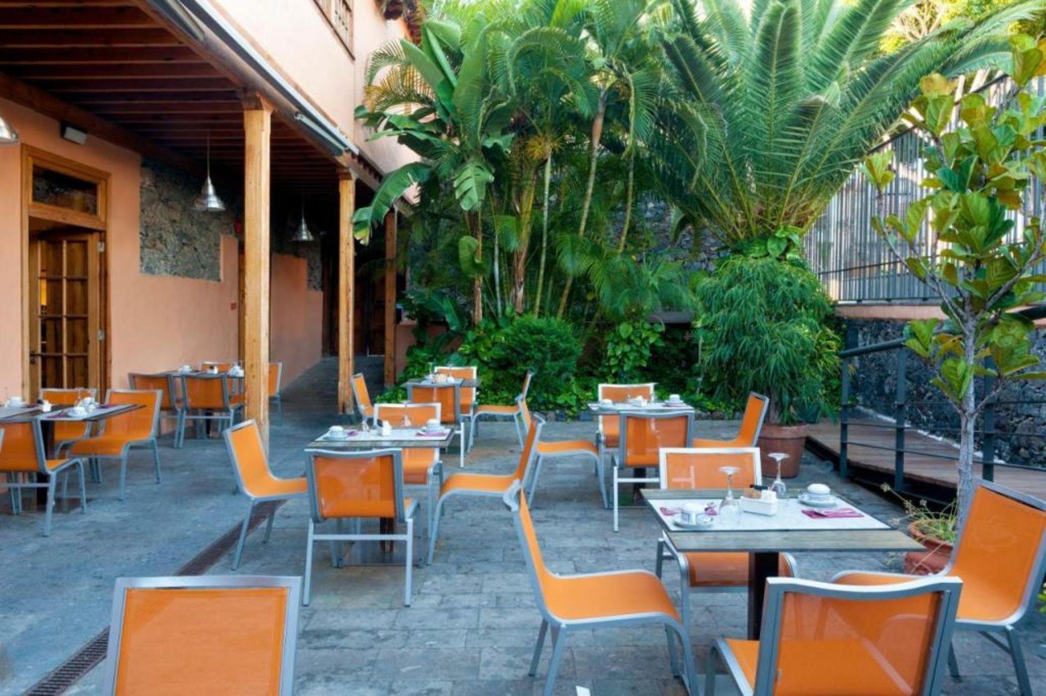 Hotel LIVVO La Quinta Roja