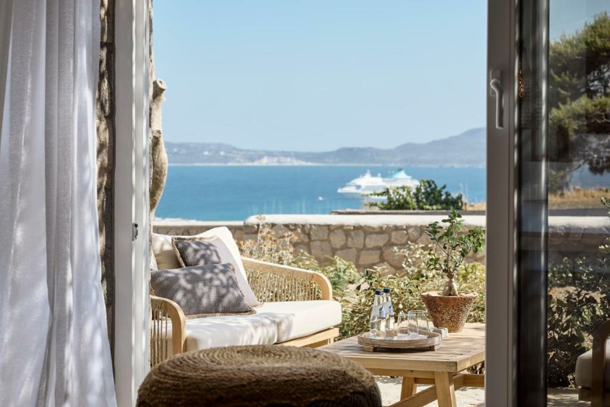 Nirome Luxury Suites