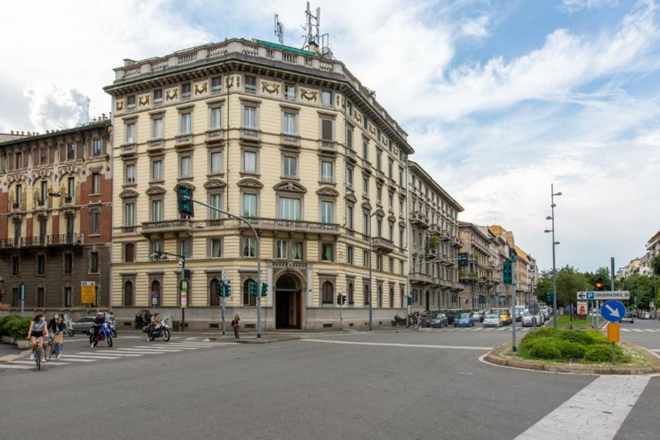 Corso Monforte Suites