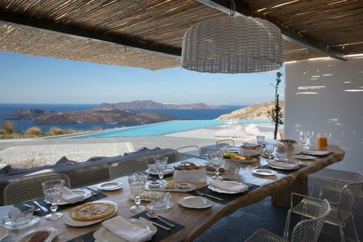 Erosantorini Estate