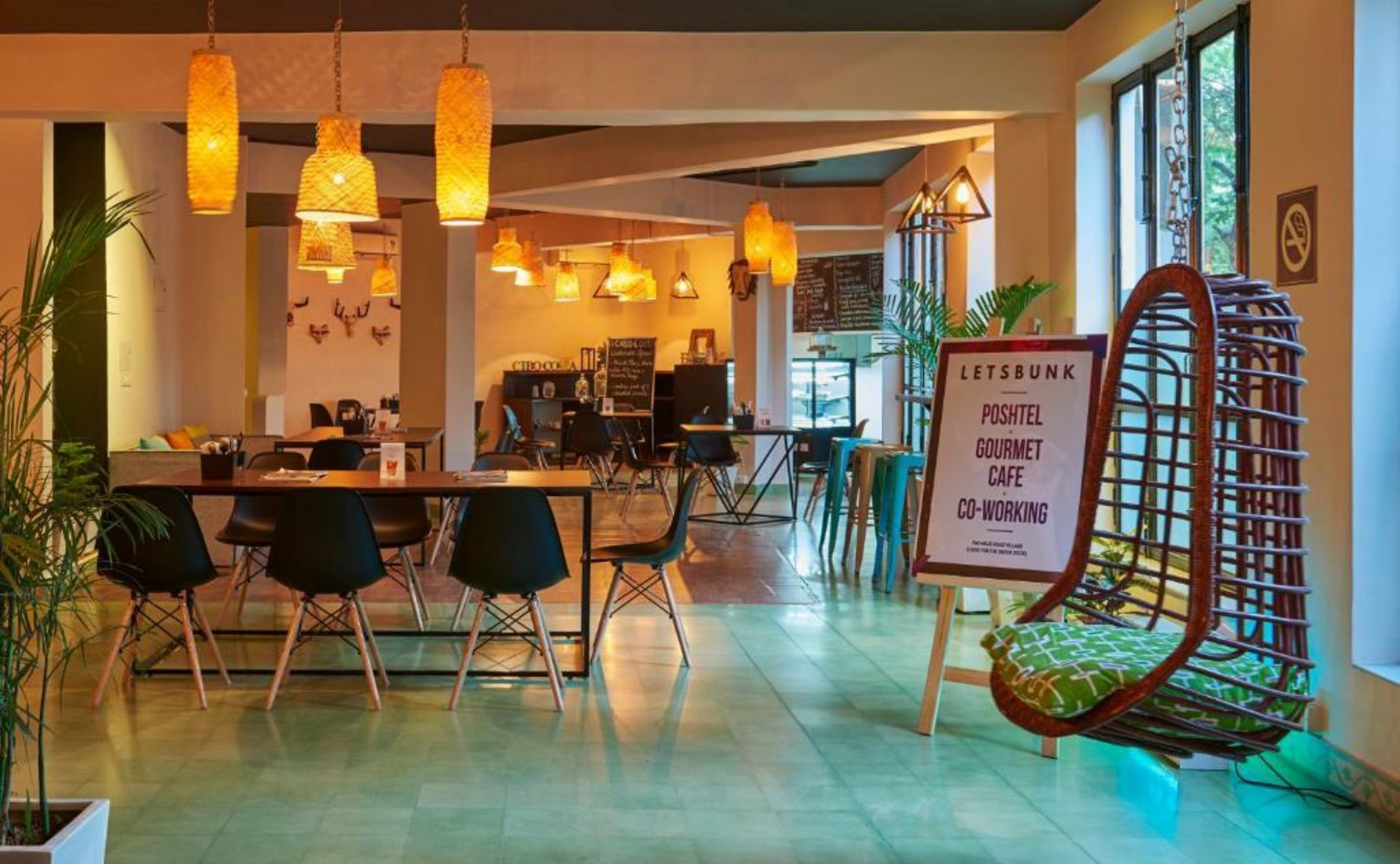 LetsBunk Poshtel-Boutique Hotel