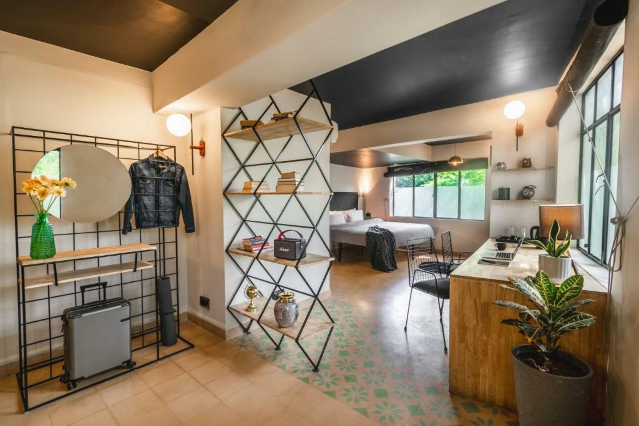 LetsBunk Poshtel-Boutique Hotel