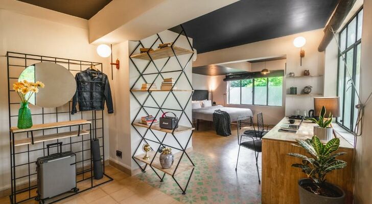 LetsBunk Poshtel-Boutique Hotel