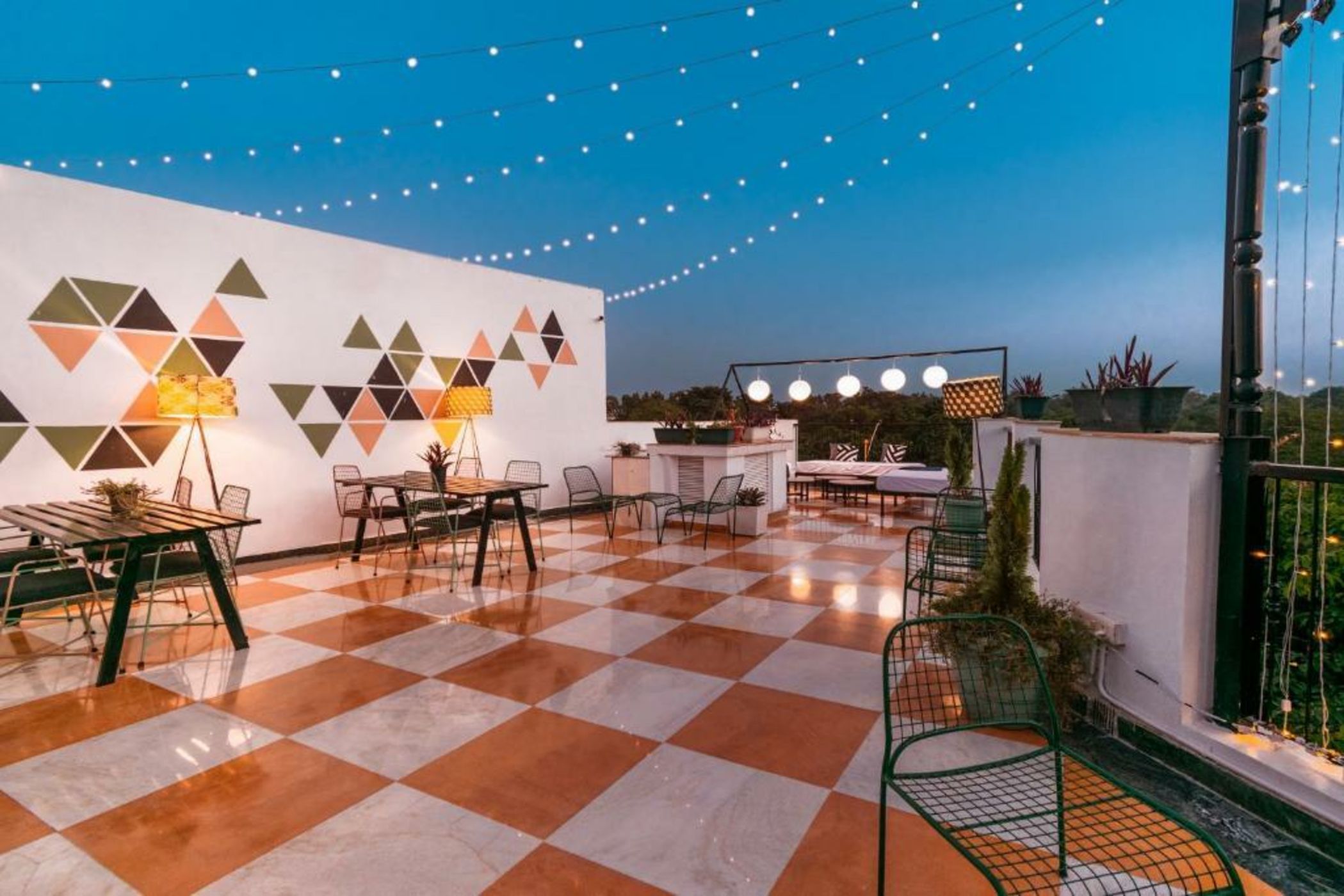 LetsBunk Poshtel-Boutique Hotel