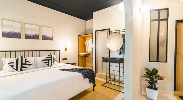 LetsBunk Poshtel-Boutique Hotel