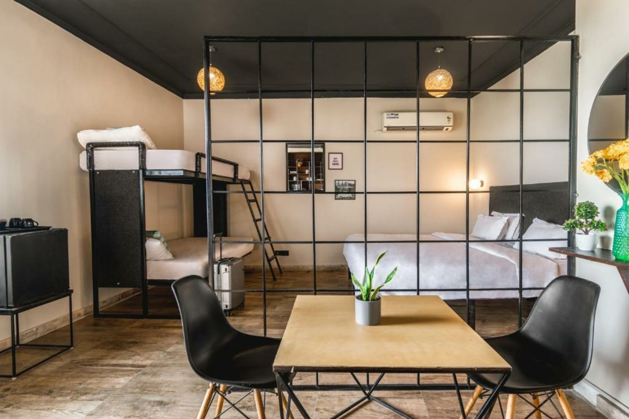 LetsBunk Poshtel-Boutique Hotel