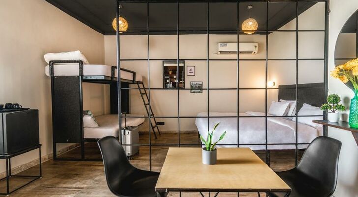 LetsBunk Poshtel-Boutique Hotel