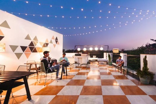 LetsBunk Poshtel-Boutique Hotel