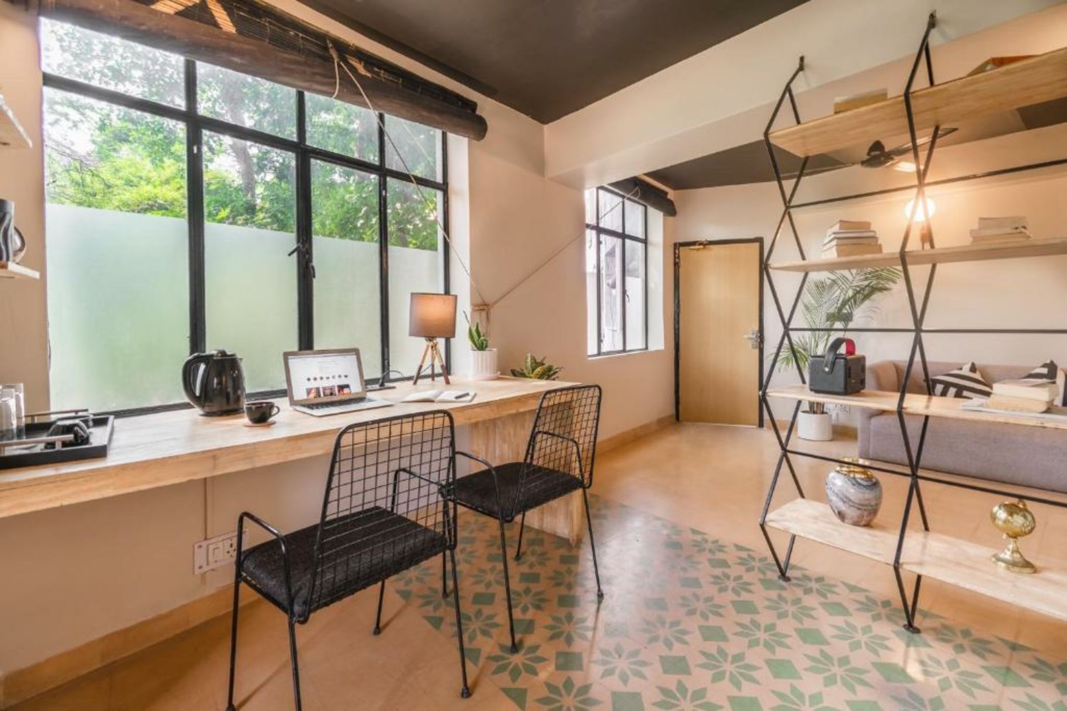 LetsBunk Poshtel-Boutique Hotel