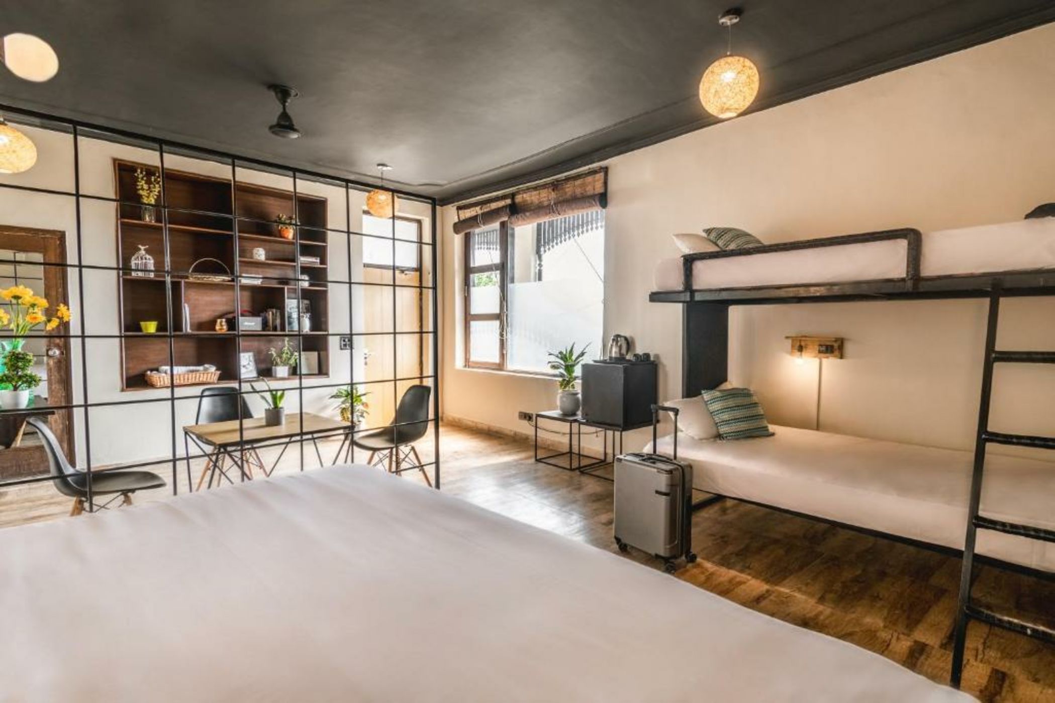 LetsBunk Poshtel-Boutique Hotel