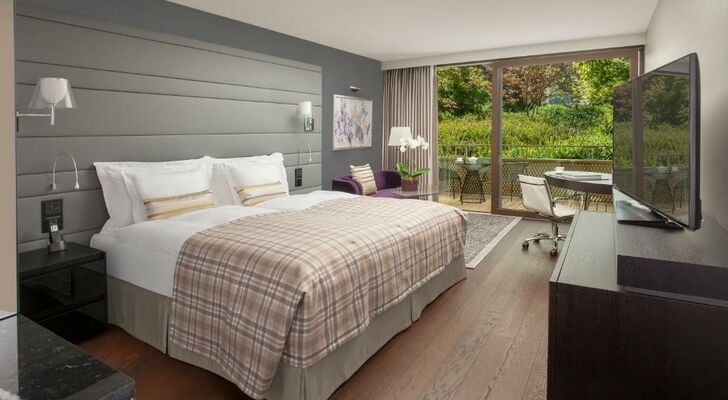 Royal Savoy Hotel & Spa