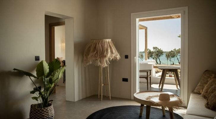 Seesoo Paros Beachfront Resort