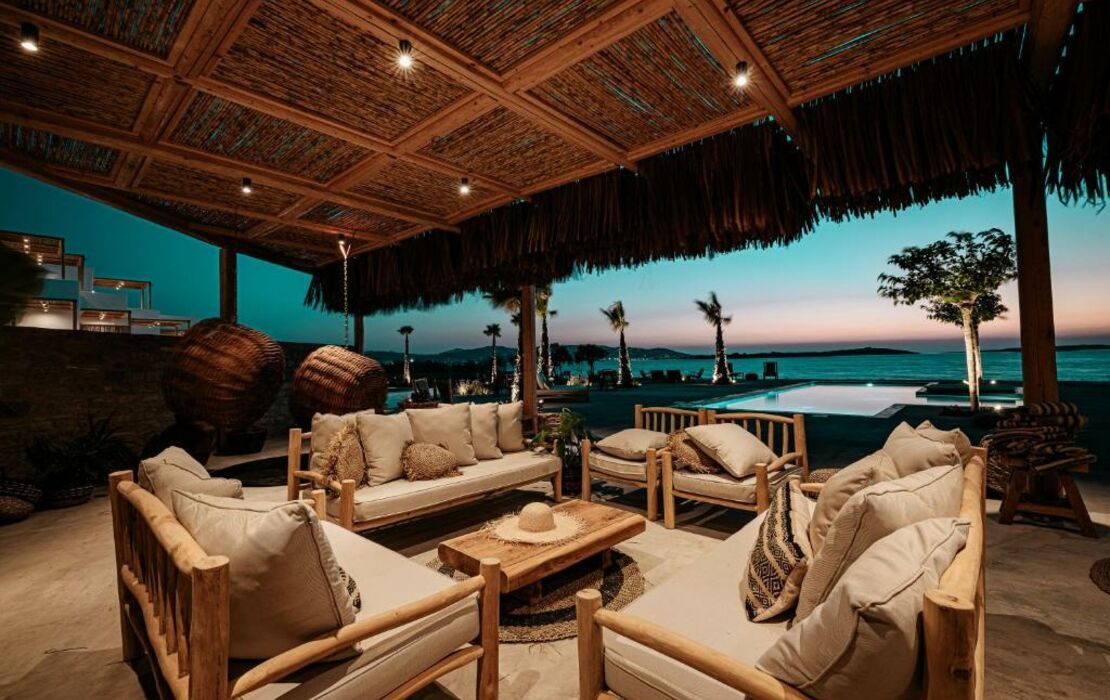Seesoo Paros Beachfront Resort