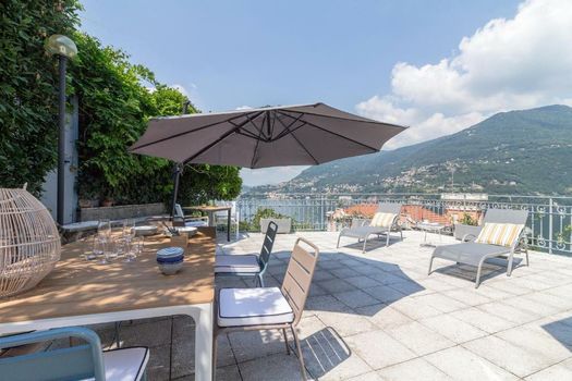 Como Lake Vista - by MyHomeInComo