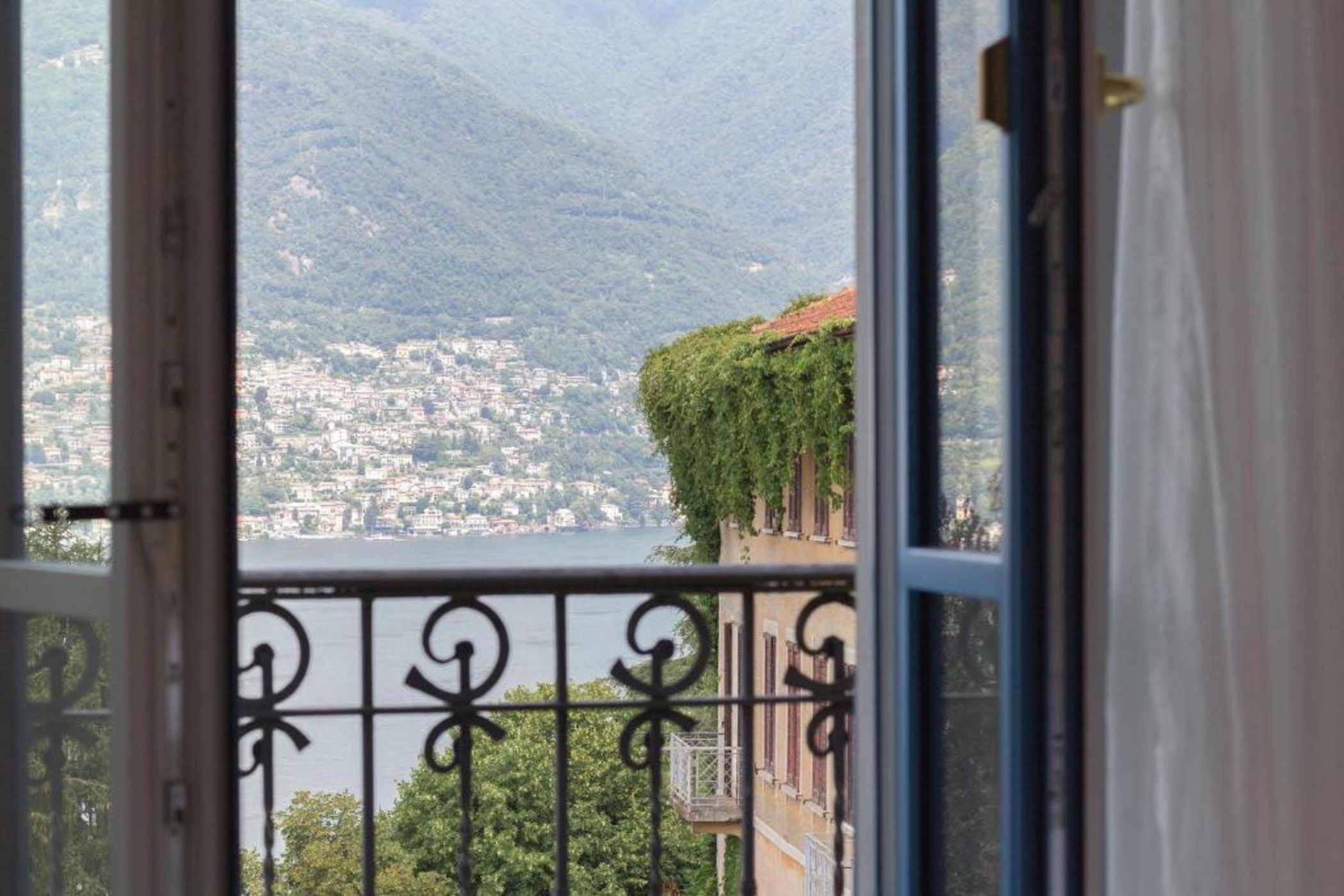 Como Lake Vista - by MyHomeInComo