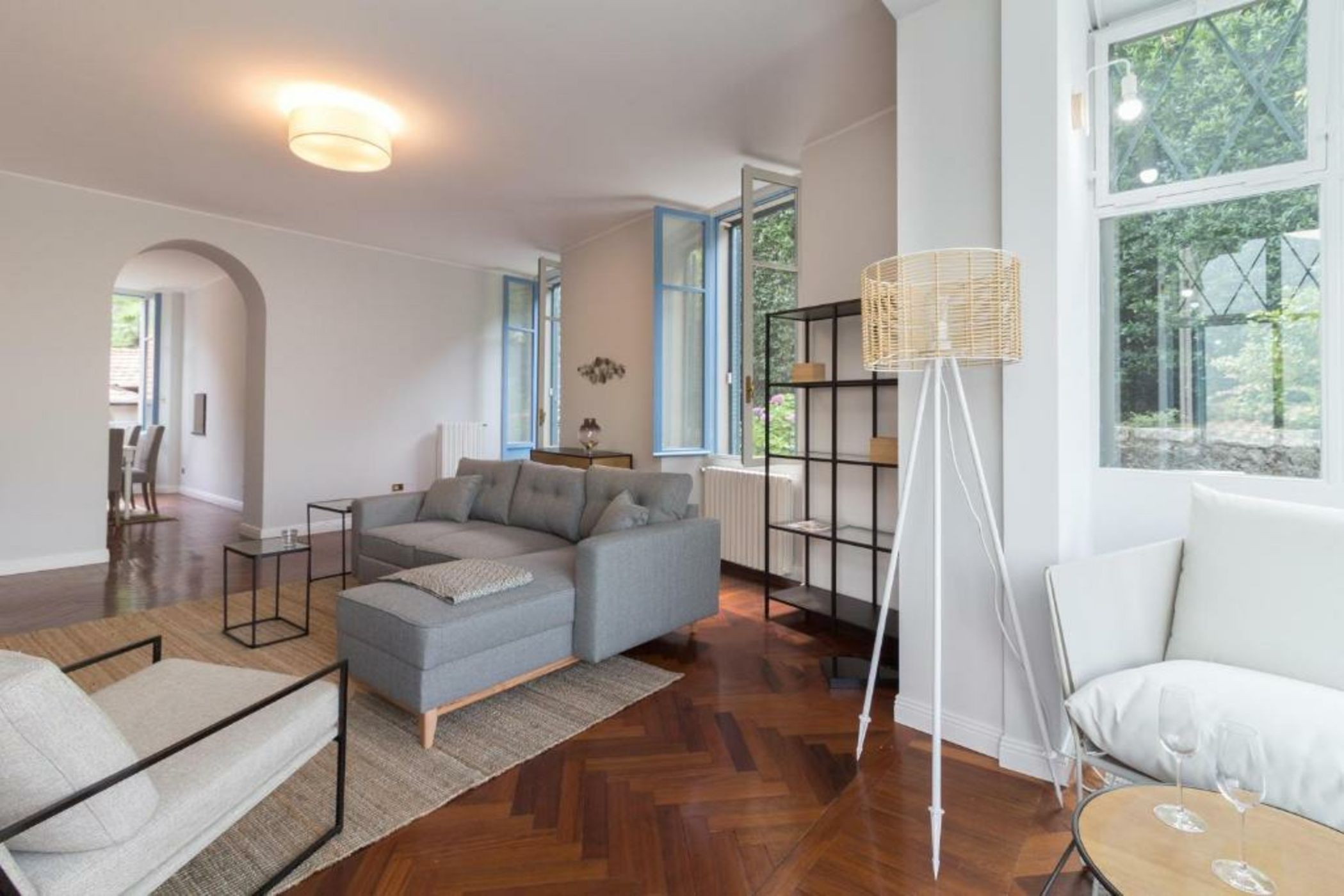 Como Lake Vista - by MyHomeInComo