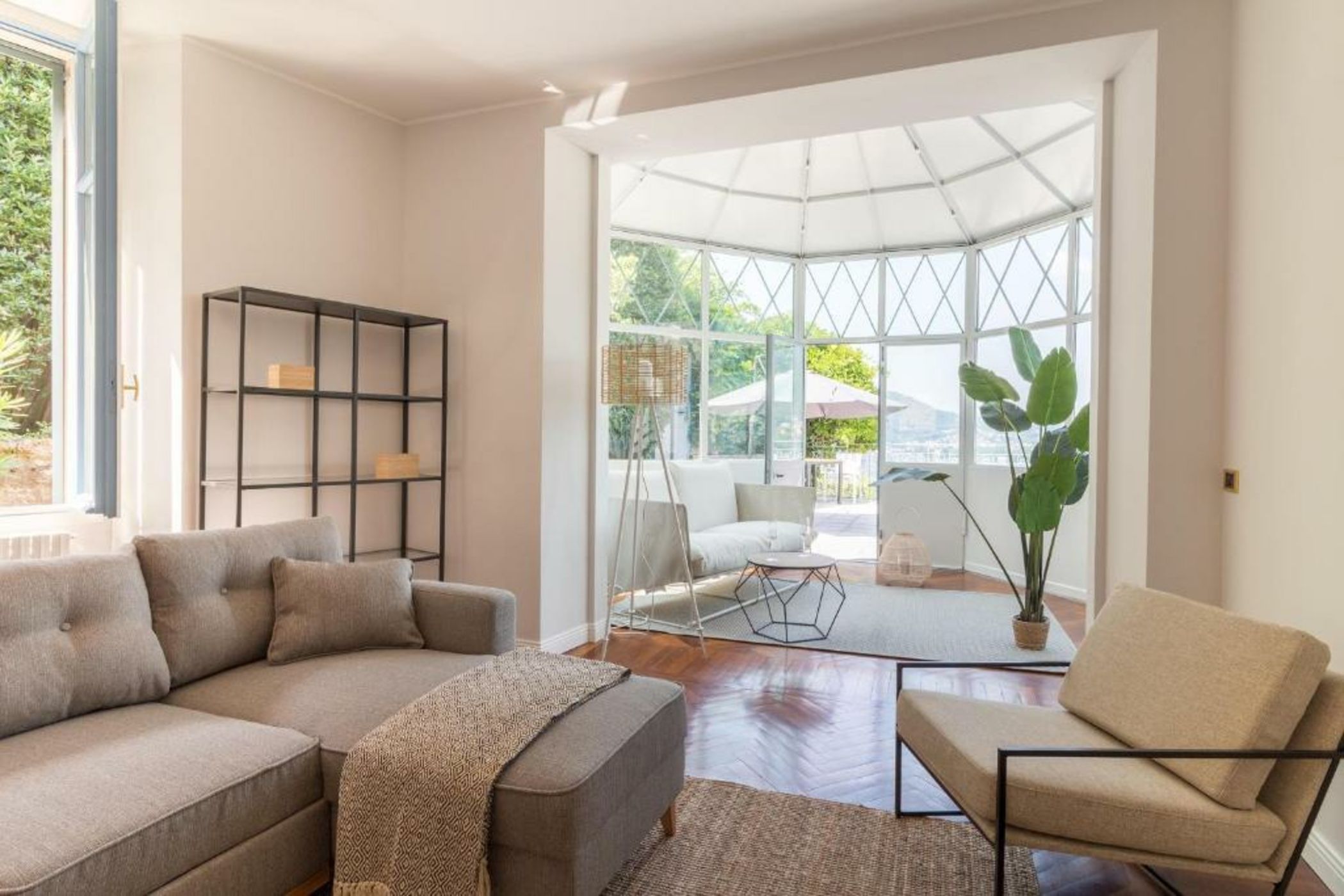 Como Lake Vista - by MyHomeInComo