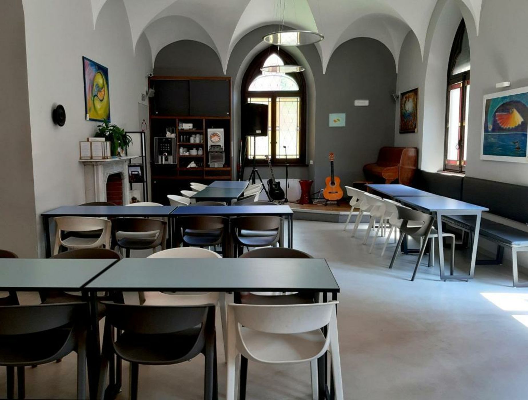 Babila Hostel & Bistrot