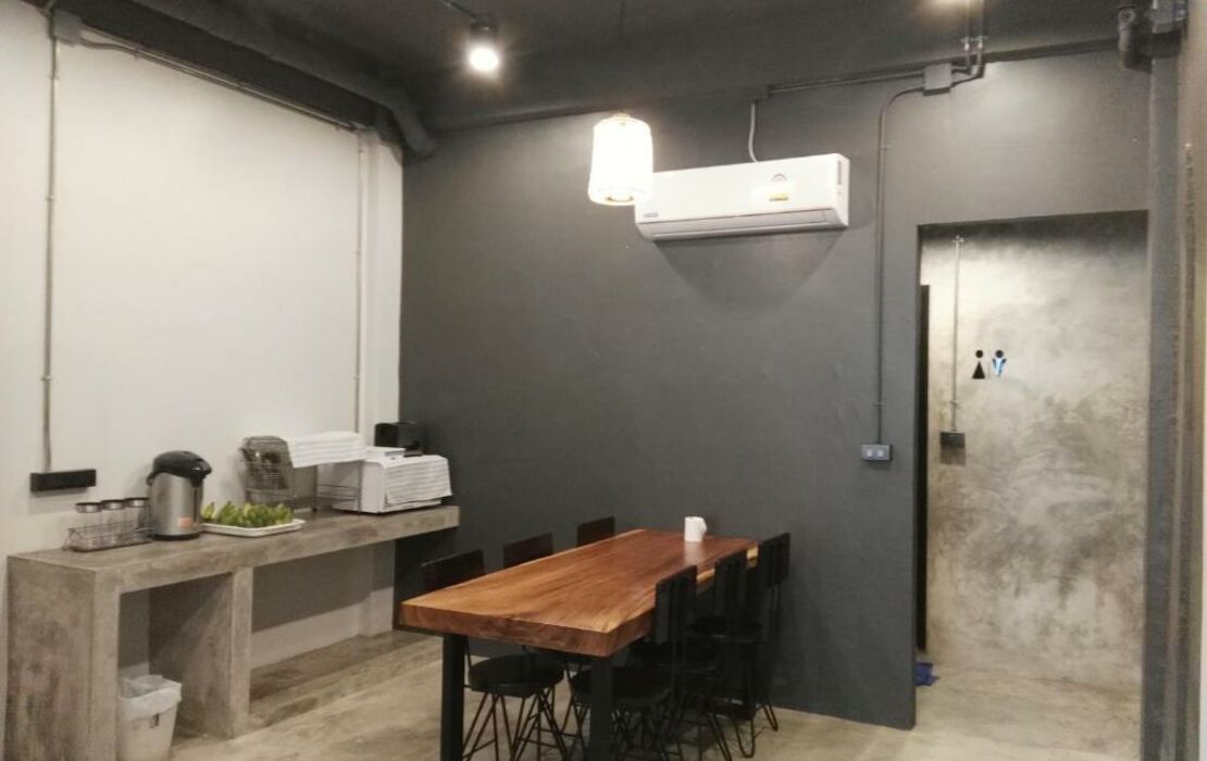 Ekanek Hostel