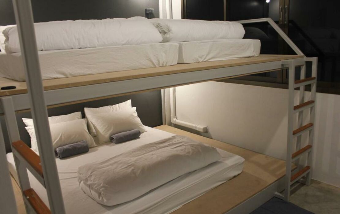 Ekanek Hostel