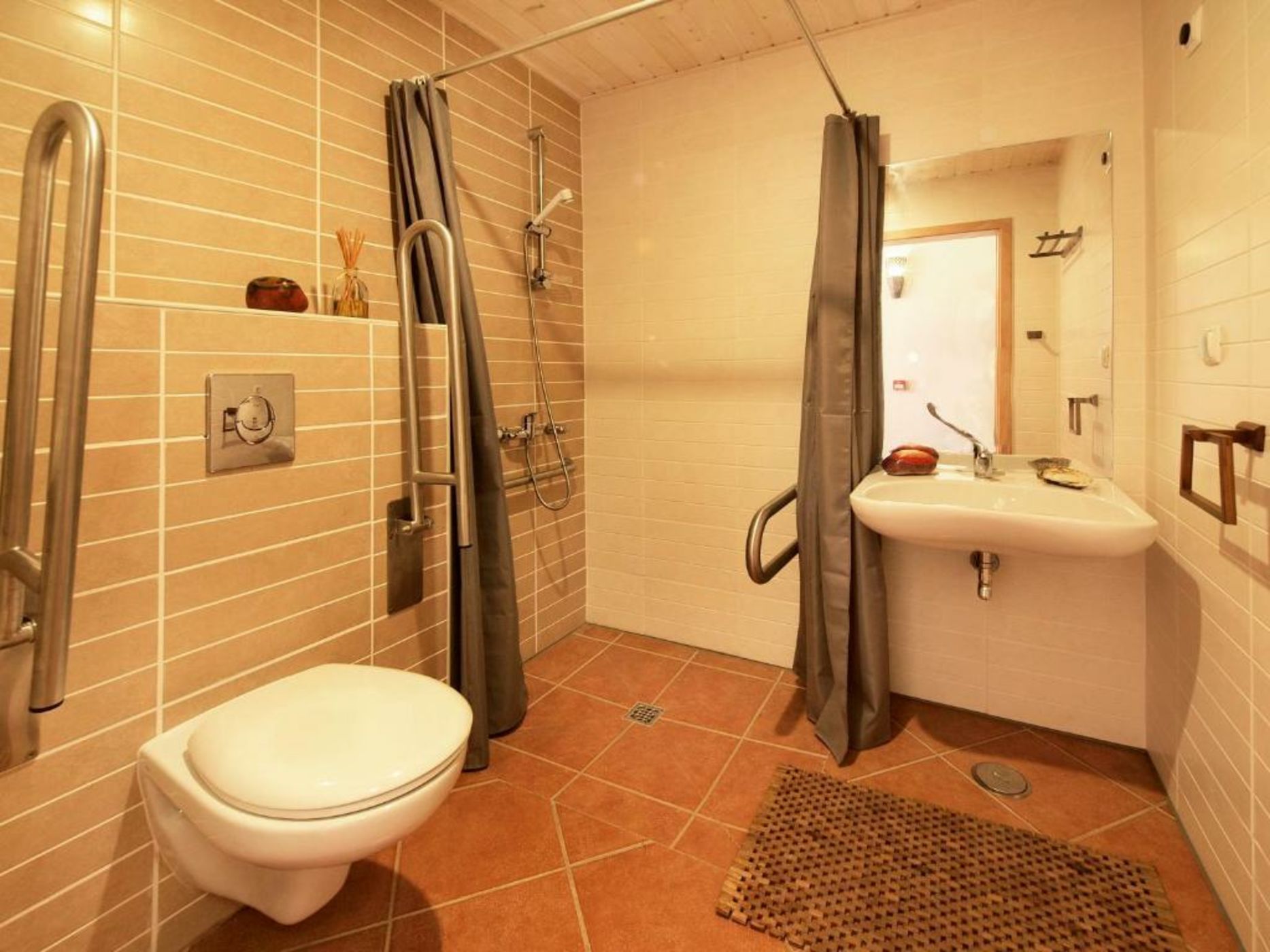 Casa do Vale da Lama EcoHotel & Retreat Centre in a farm