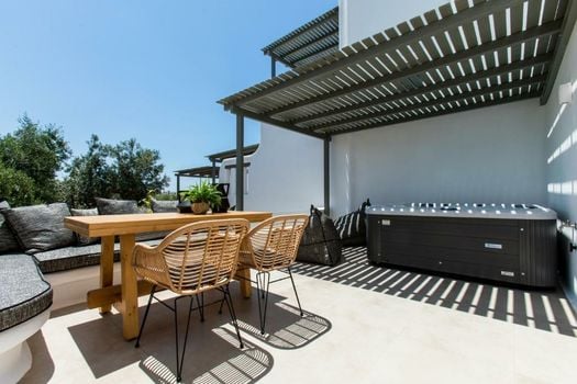 Arsenis Luxury Villas