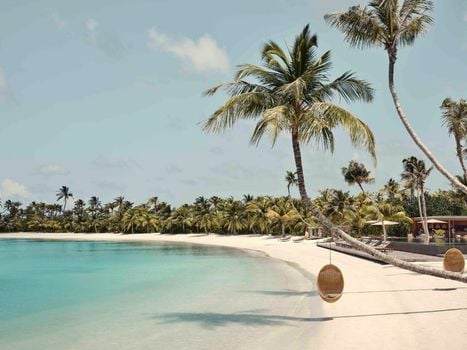 Patina Maldives, Fari Islands