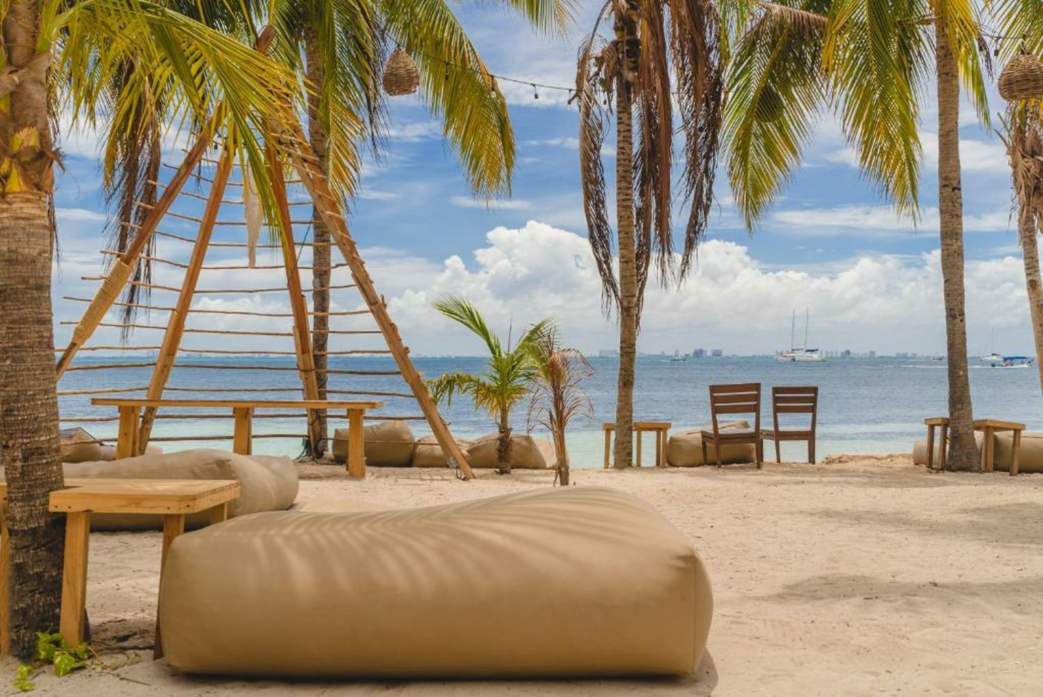 Nomads Hotel & Beachclub