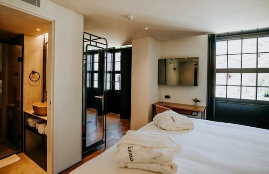 Exmo. Hotel
