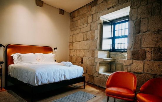 Exmo. Hotel