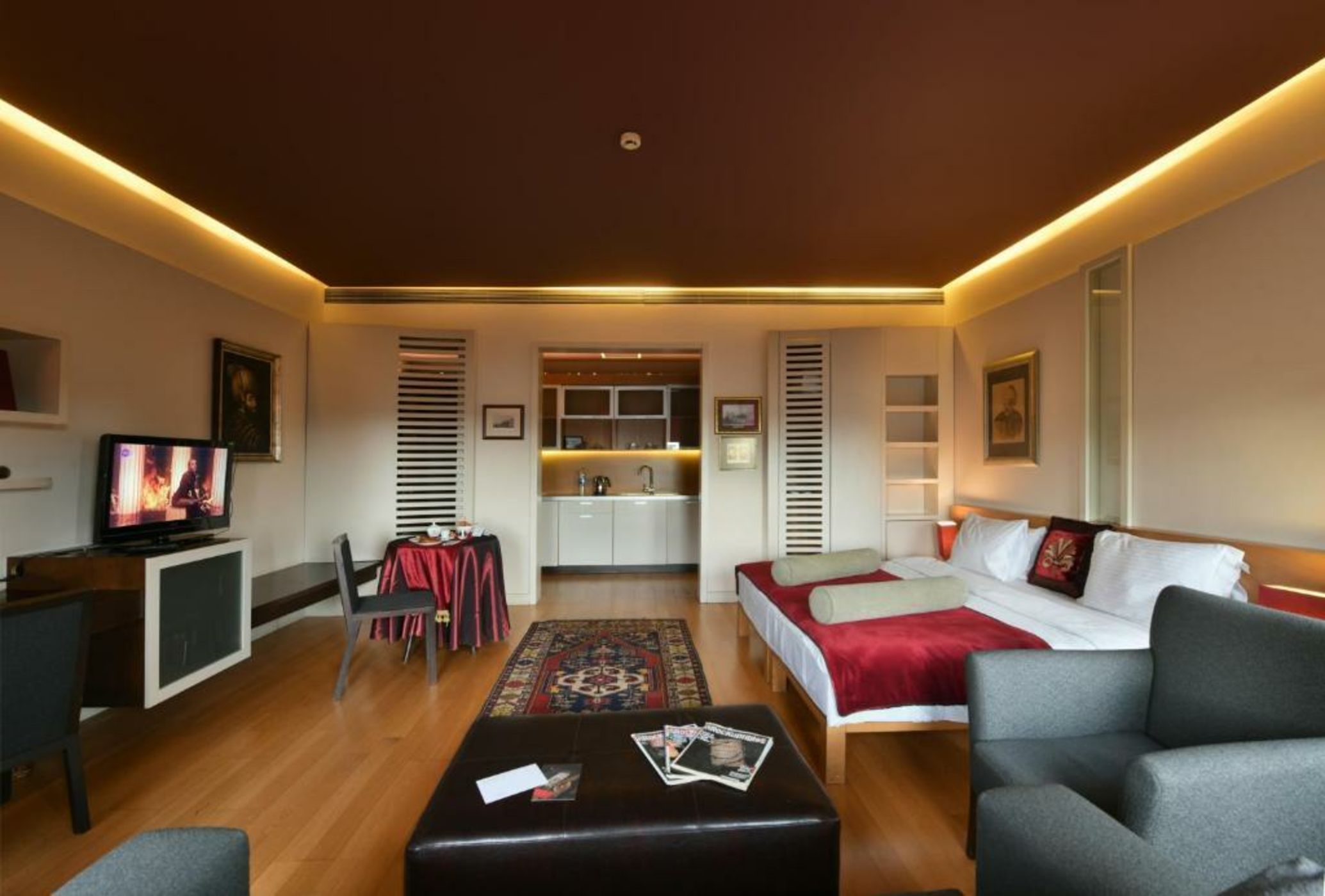 Ansen Hotel and Suites