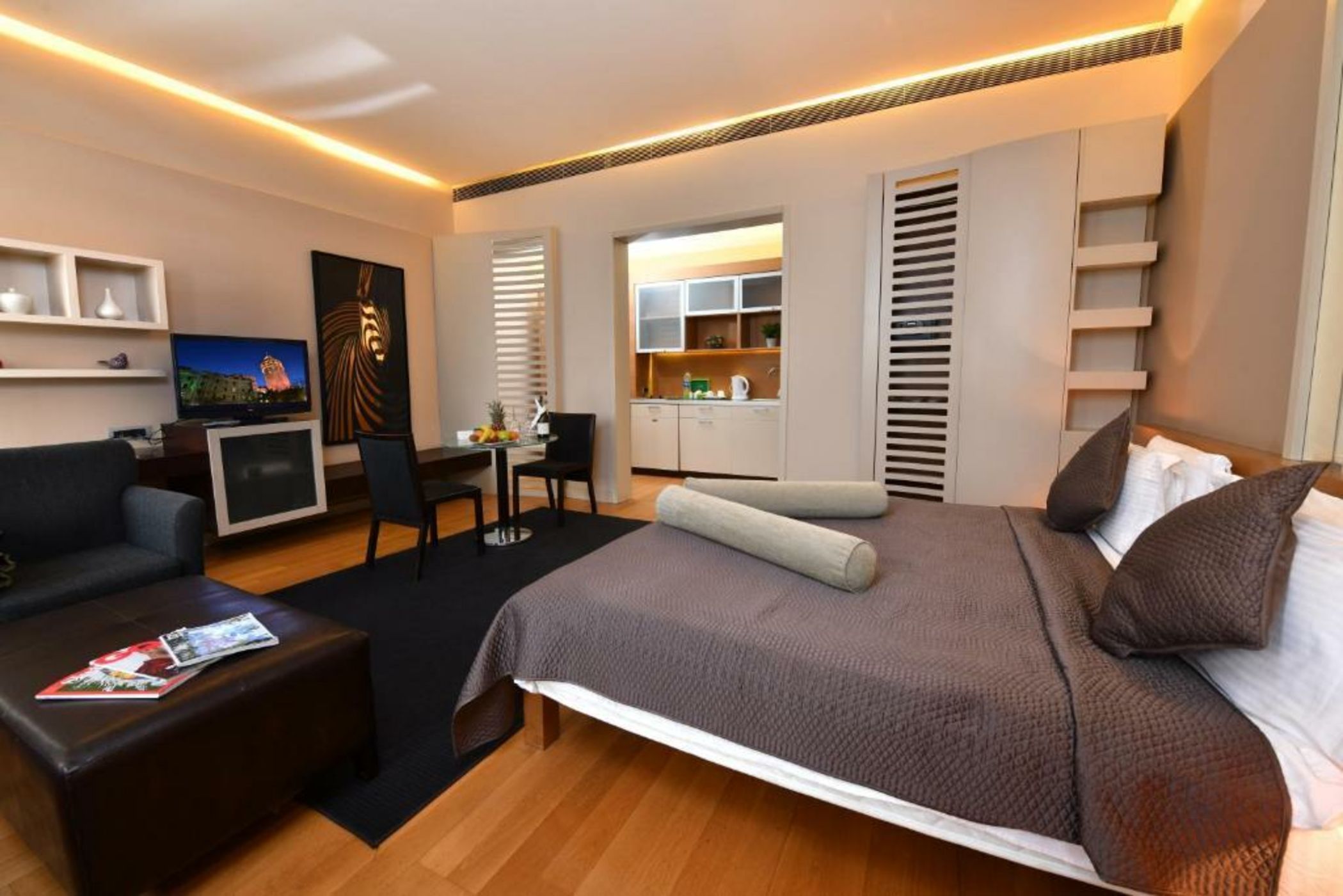 Ansen Hotel and Suites