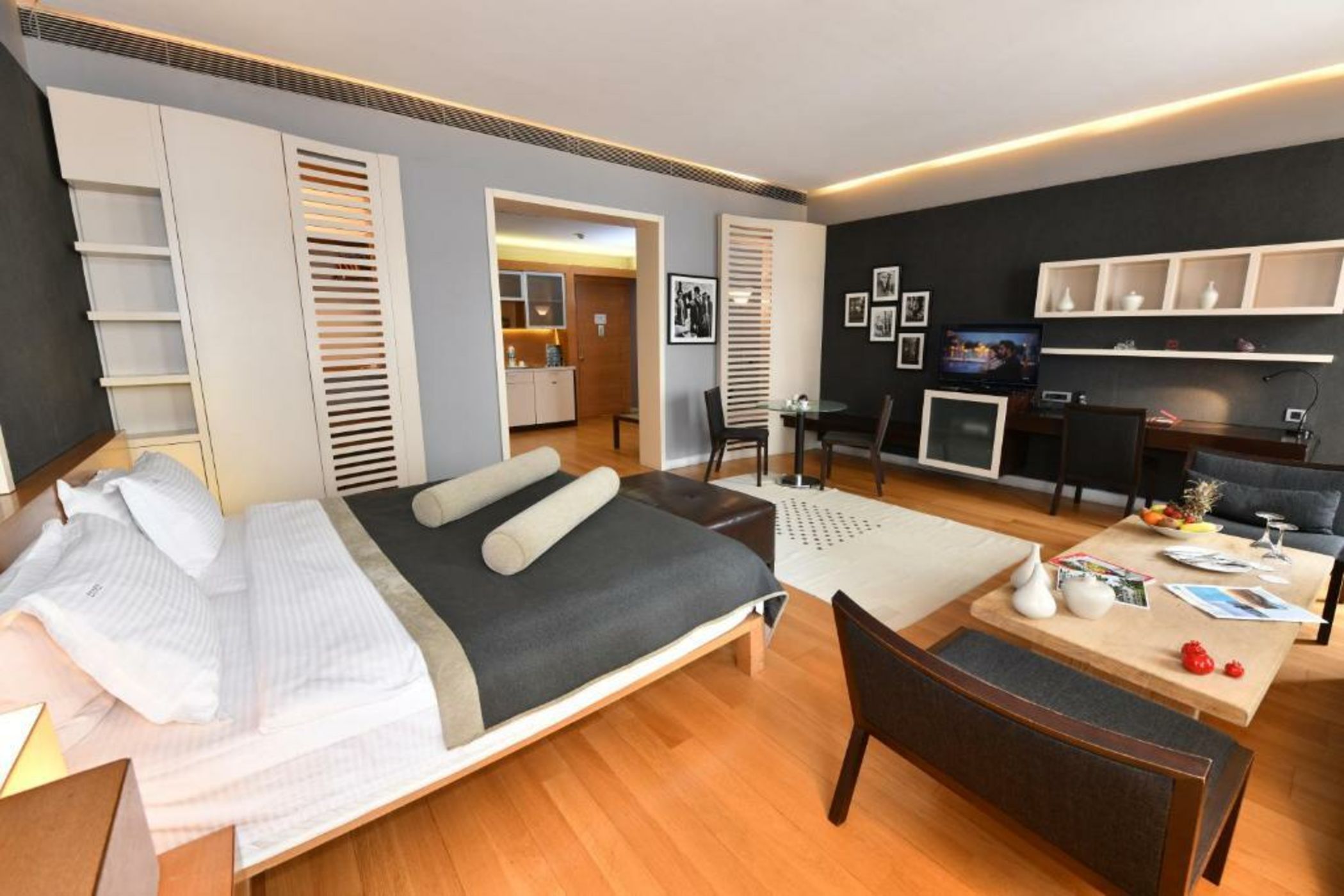 Ansen Hotel and Suites