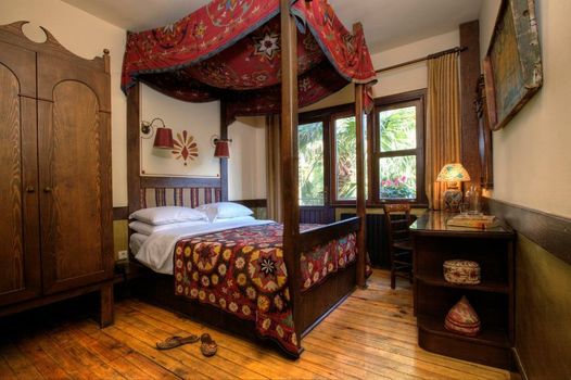 Hotel Empress Zoe