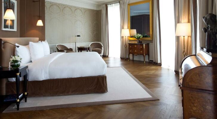 La Réserve Paris Hotel & Spa