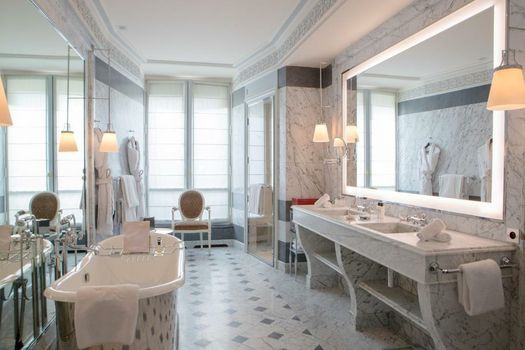 La Réserve Paris Hotel & Spa