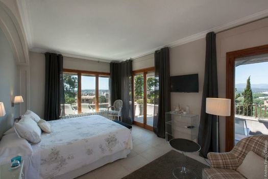 Montjuic Boutique Bed & Breakfast Girona